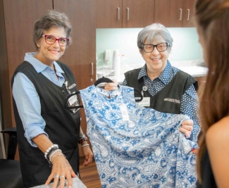 cvmc gift shop volunteers